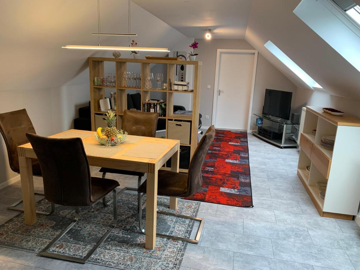 Ferienwohnung Sunny - Moderne Ferienwohnung im Grünen in Saarbrücken-West Exterior foto