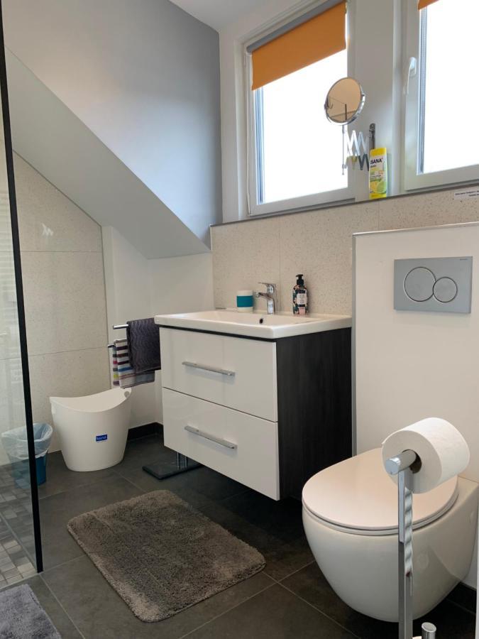 Ferienwohnung Sunny - Moderne Ferienwohnung im Grünen in Saarbrücken-West Exterior foto