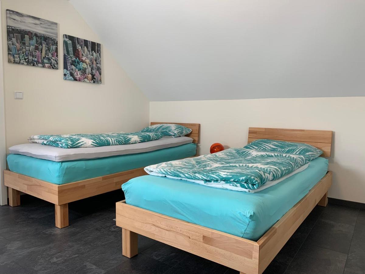 Ferienwohnung Sunny - Moderne Ferienwohnung im Grünen in Saarbrücken-West Exterior foto